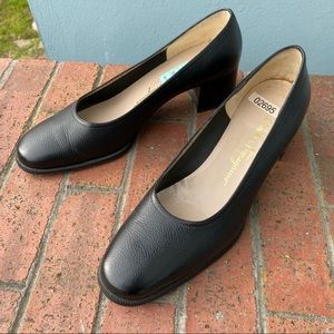 Ferragamo black leather pumps size 9